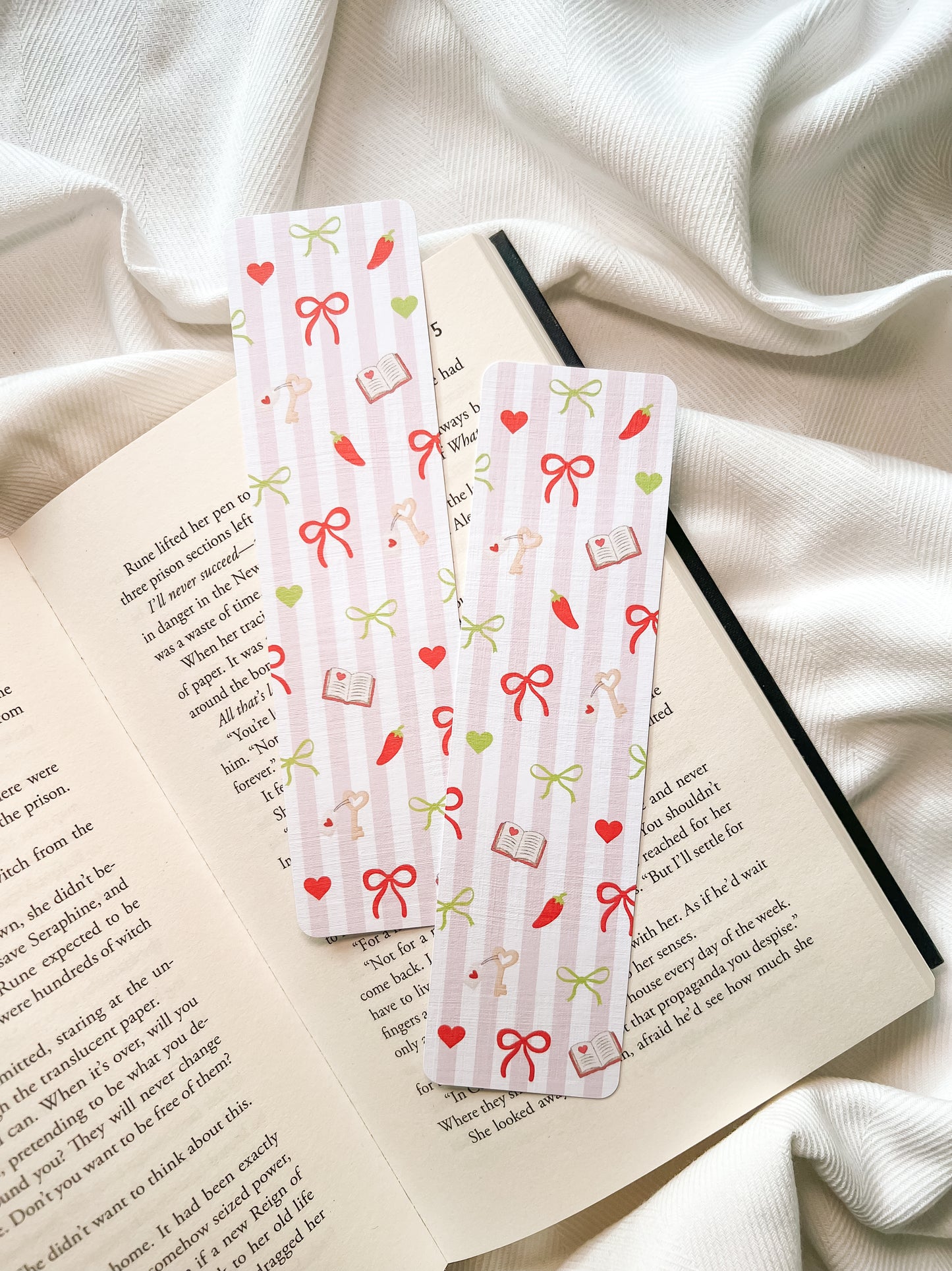 Just One More Spicy Chapter & Chilli Bows Bookmarks